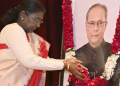 President of India pays floral tributes to Pranab Mukherjee on his birth anniversary