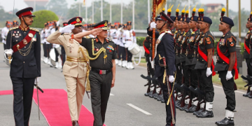 Army Chief Reviews Guard of Honour in Sri Lanka